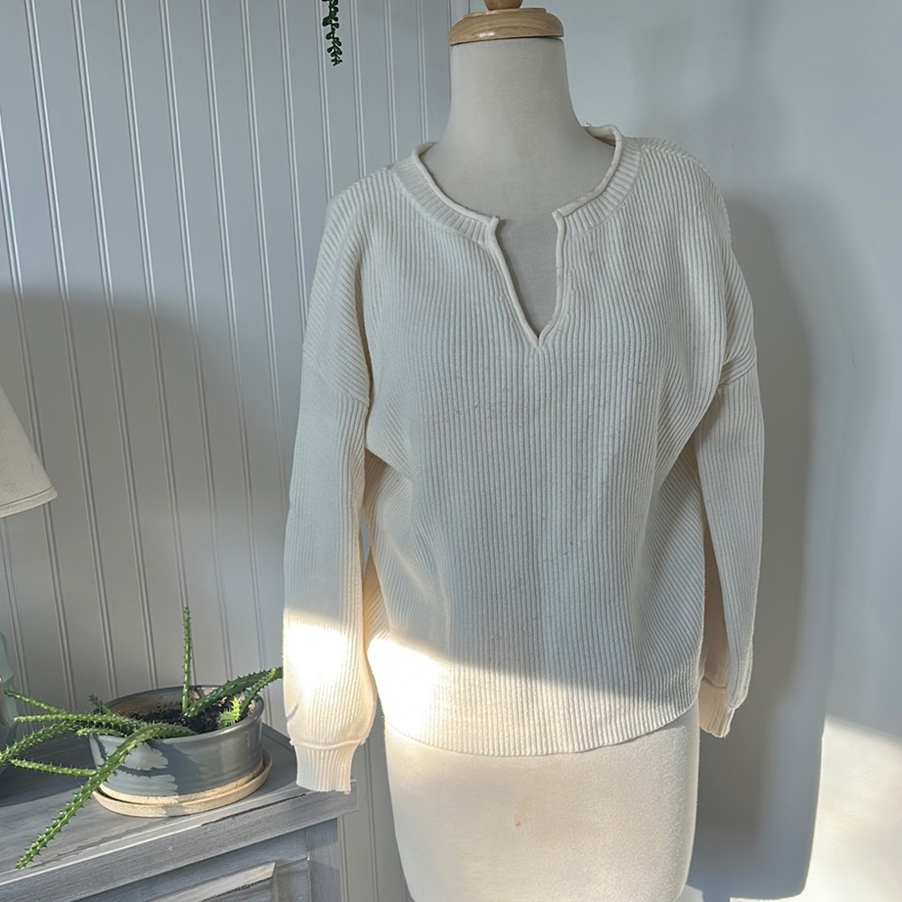 Blu Pepper Cream V-Neck Women's Sweater